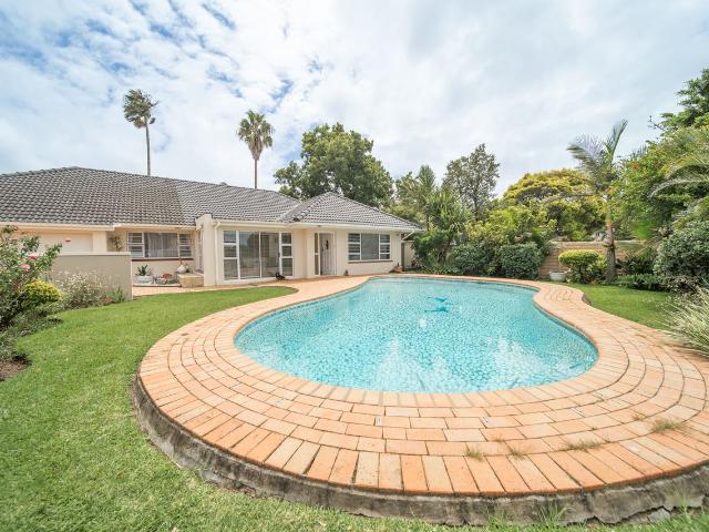 3 Bedroom House For Sale in Beacon Bay