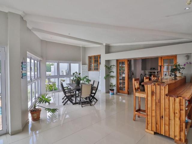 3 Bedroom House For Sale in Beacon Bay