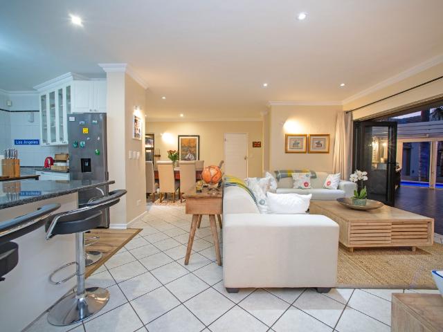 3 Bedroom House For Sale in Bedfordview
