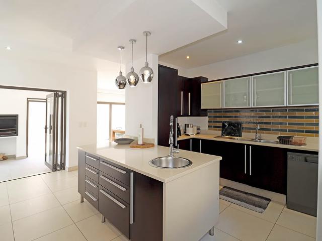 3 Bedroom House For Sale in Bedfordview