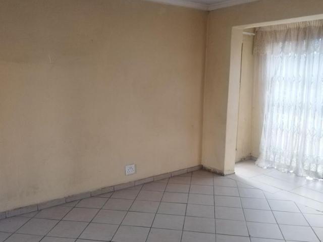 3 Bedroom House For Sale in Bedworth Park