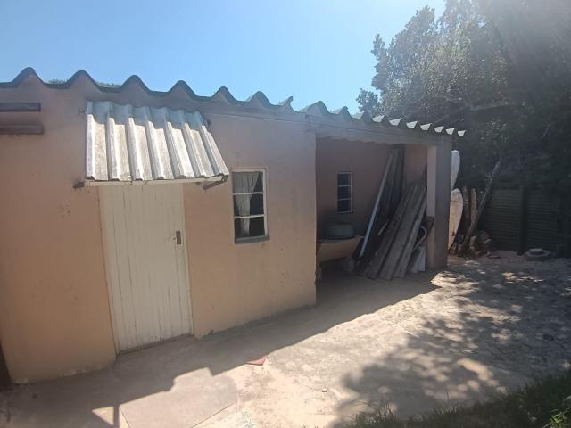 3 Bedroom House For Sale in Begha
