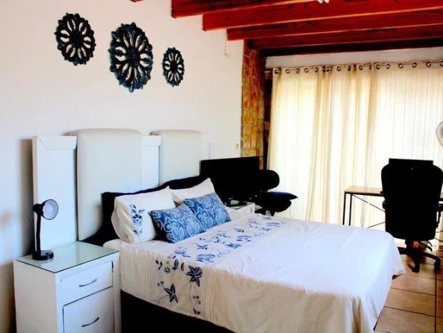 3 bedroom house for sale in Bendor ideal for a guest house