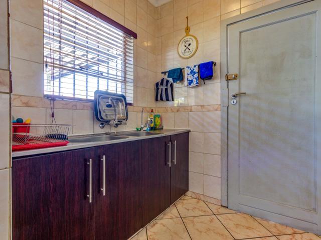 3 Bedroom House For Sale in Birch Acres