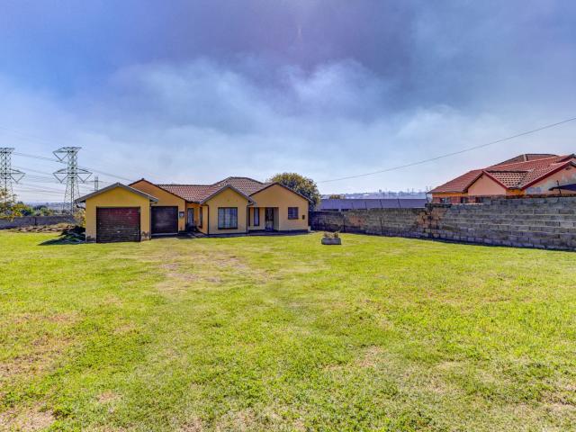 3 Bedroom House For Sale in Birch Acres