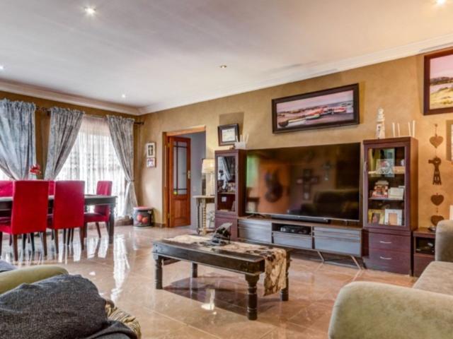 3 Bedroom House For Sale in Birchleigh