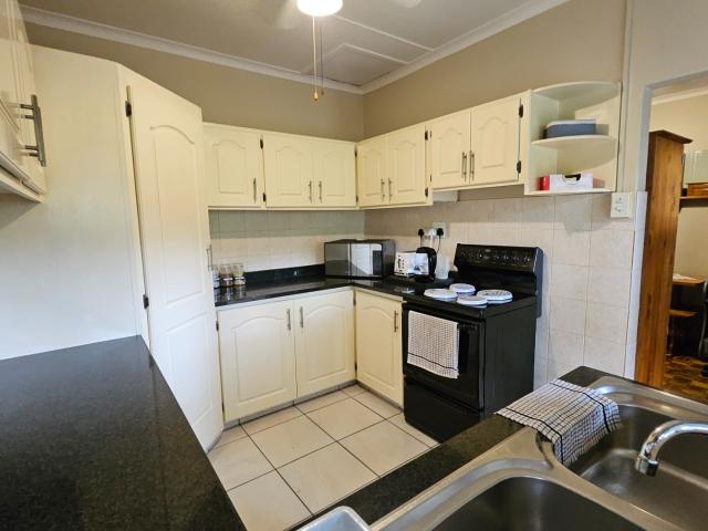 3 Bedroom House For Sale in Bisley