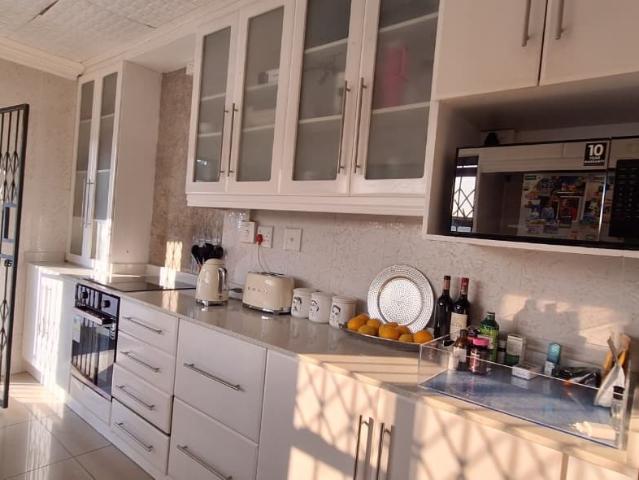 3 Bedroom House For Sale in Bisley