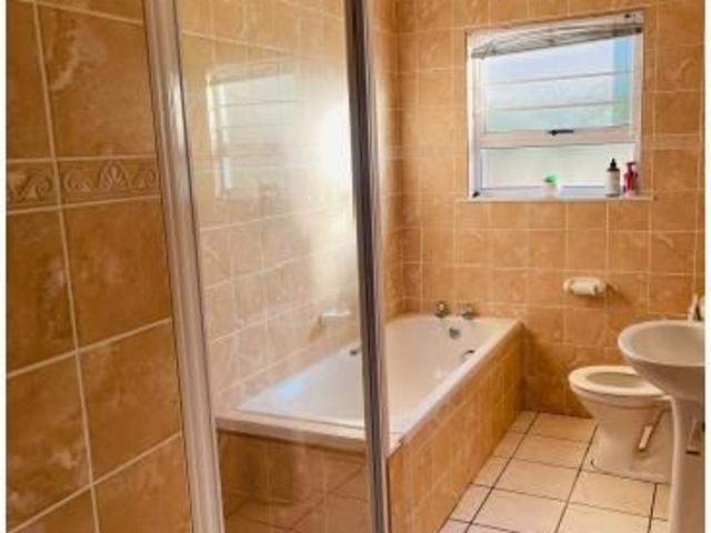 3 Bedroom House For Sale in Blue Bend