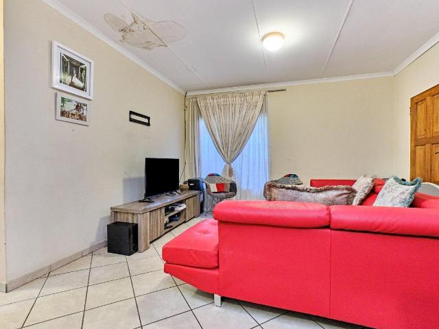 3 Bedroom House For Sale in Blue Hills