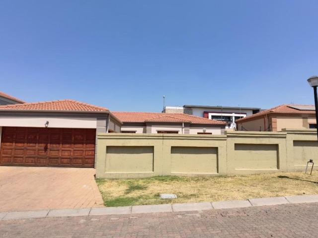 3 Bedroom house for sale in Blue Hills, Midrand