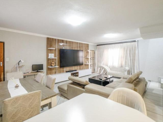 3 Bedroom house sold in Blue Hills, Midrand
