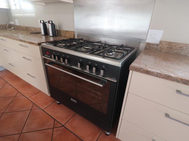 3 Bedroom House For Sale in Blouberg Sands