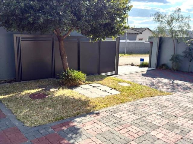 3 Bedroom House For Sale in Bloubosrand