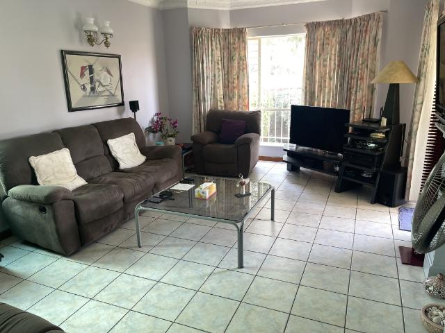3 Bedroom House For Sale in Bruma