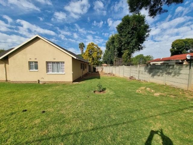 3 Bedroom House For Sale in Brackendowns