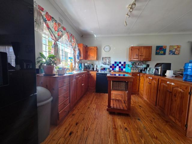 3 Bedroom House For Sale in Brackendowns