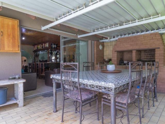 3 Bedroom House For Sale in Brackenhurst
