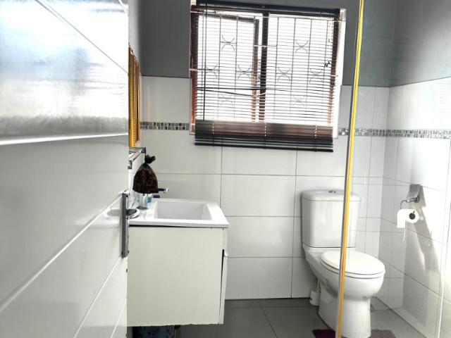3 Bedroom House For Sale in Brackenham