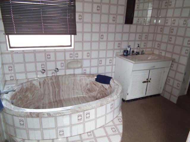 3 Bedroom House For Sale in Breaunanda