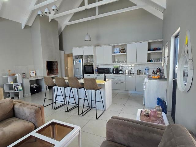 3 Bedroom House For Sale in Britannia Bay