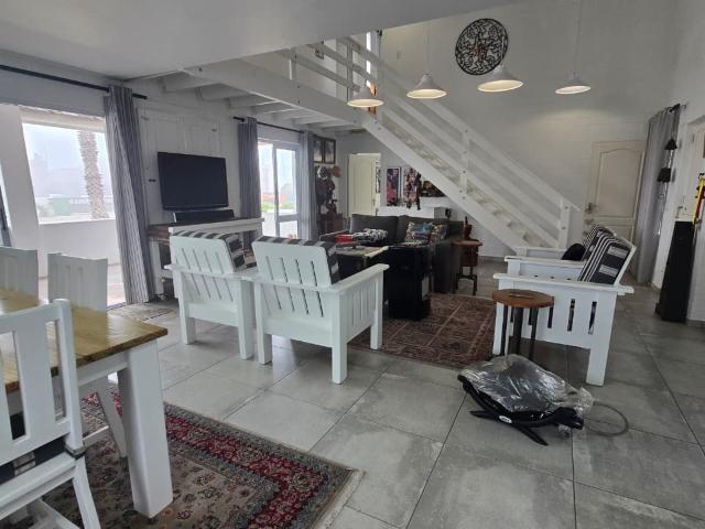 3 Bedroom House For Sale in Golden Mile