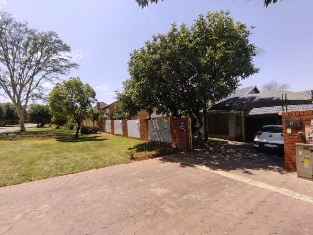 3 Bedroom House For Sale in Garsfontein