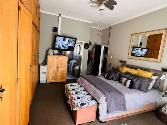 3 Bedroom house for sale in Geelhoutpark, Rustenburg