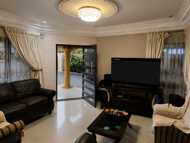 3 Bedroom House For Sale in Geelhoutpark