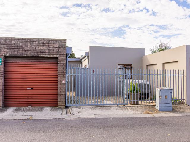 3 Bedroom House For Sale in George East