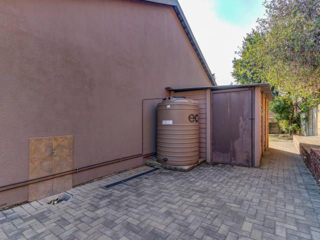 3 Bedroom House For Sale in Glen Marais