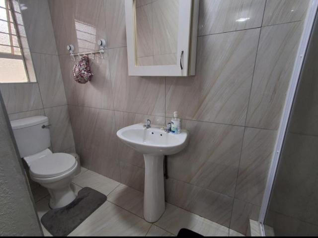 3 Bedroom House For Sale in Glen Marais