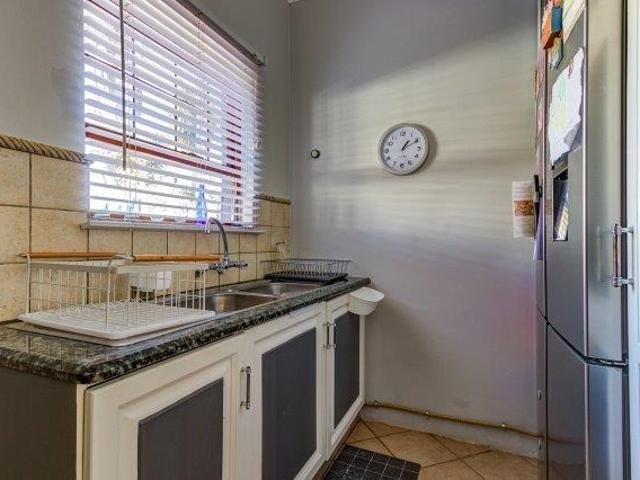 3 Bedroom House For Sale in Glen Marais