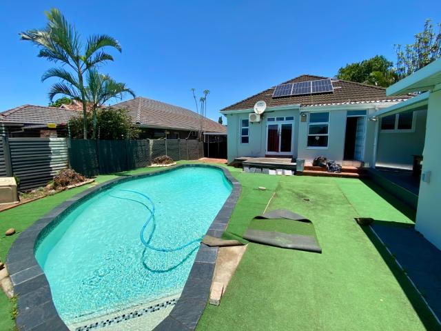 3 Bedroom House For Sale in Glenwood