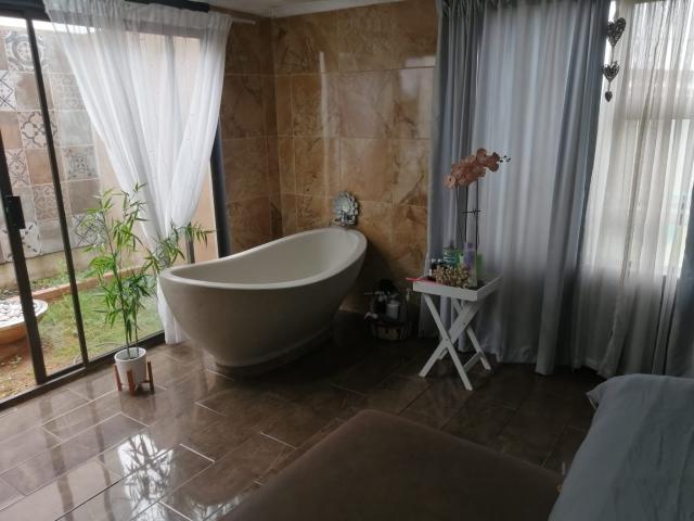 3 Bedroom House For Sale in Greenhills