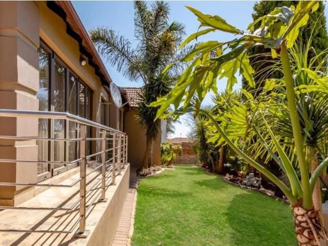 3 Bedroom House For Sale in Greenstone Hill