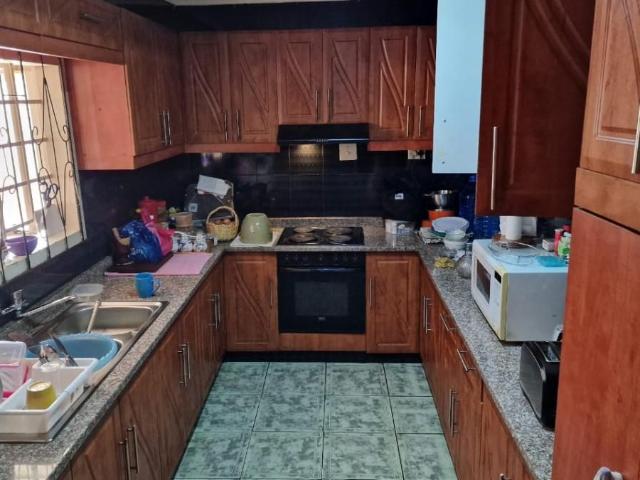 3 Bedroom house for sale in Grove End, Phoenix
