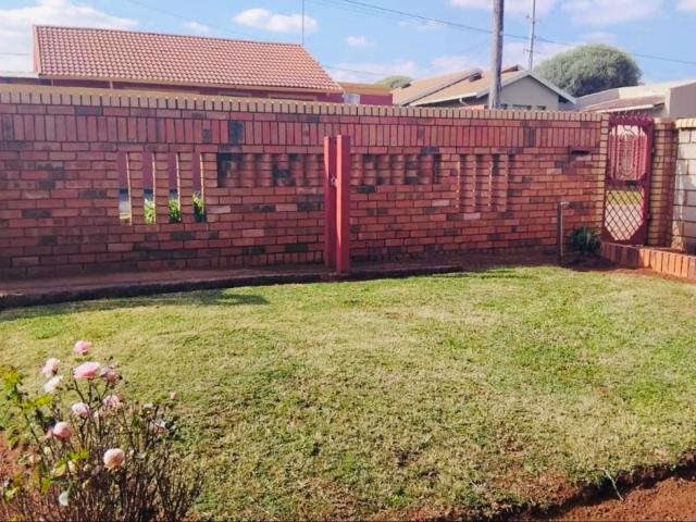 3 Bedroom House For Sale in Dobsonville Ext 3