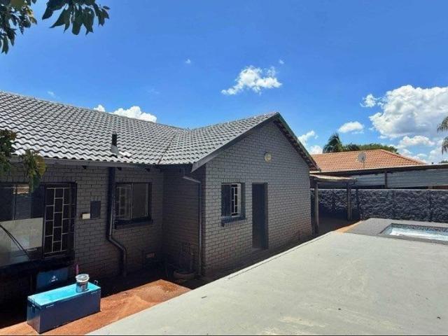 3 Bedroom House For Sale in Doornpoort