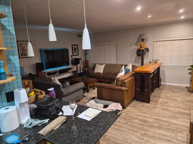 3 Bedroom House For Sale in Dorchester Heights