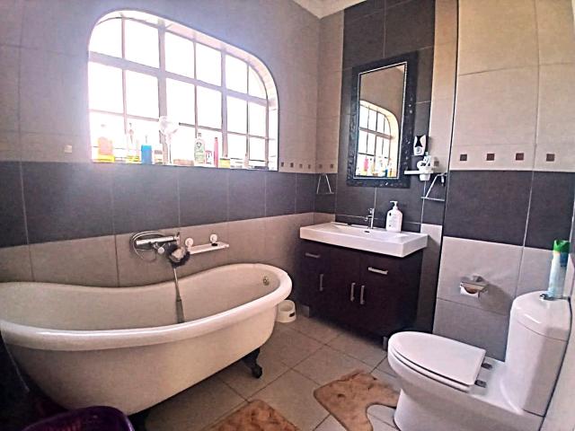 3 Bedroom House For Sale in Doringkruin