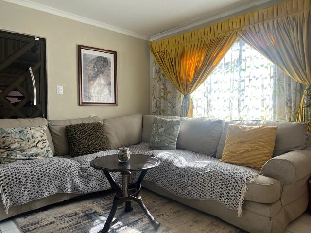3 Bedroom House For Sale in Dawn Park