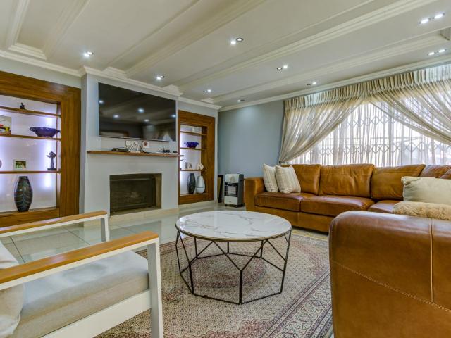 3 Bedroom House For Sale in Dawn Park