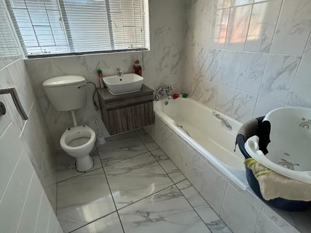 3 Bedroom House For Sale in Daspoort