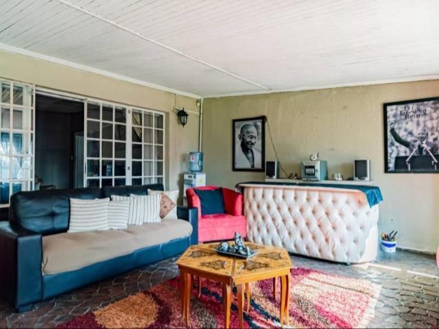3 Bedroom House For Sale in Delville