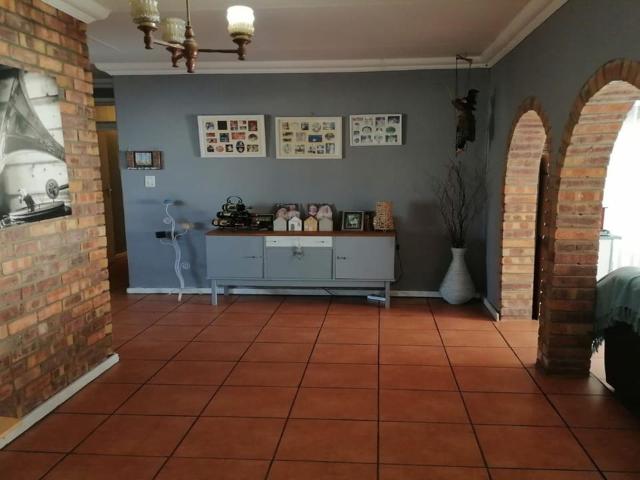 3 Bedroom house for sale in Dersley, Springs