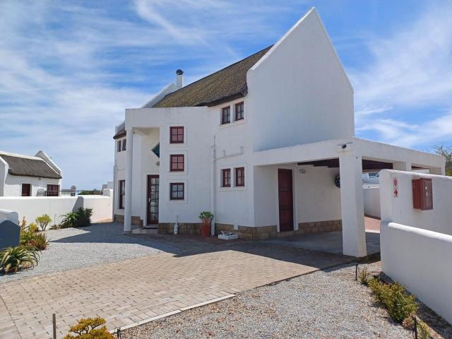 3 Bedroom House For Sale in Dwarskersbos