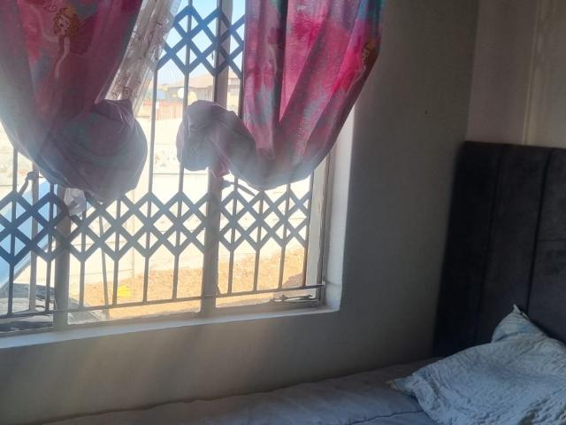 3 Bedroom House For Sale in Emdo Park