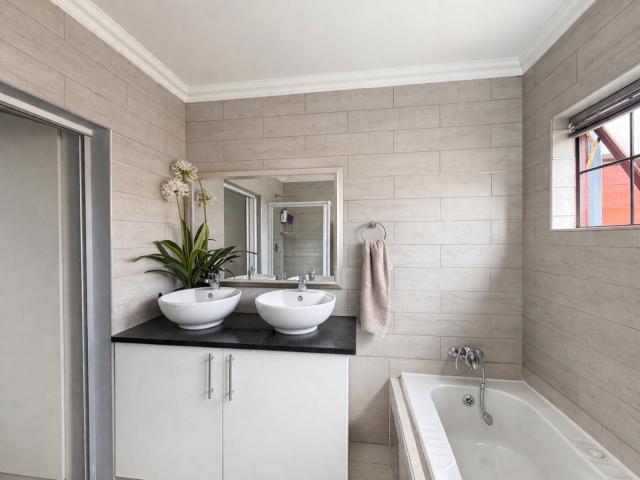 3 Bedroom House For Sale in Equestria
