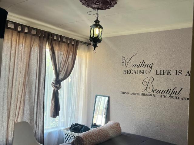 3 Bedroom House For Sale in Esther Park